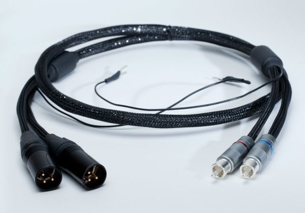 WyWires - RCA to XLR with Ground - 5 feet (1.5M) Standard